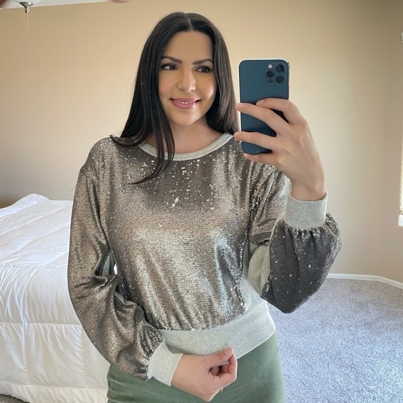 Free People Crewneck Sequin sweatshirt - Picture 1 of 8